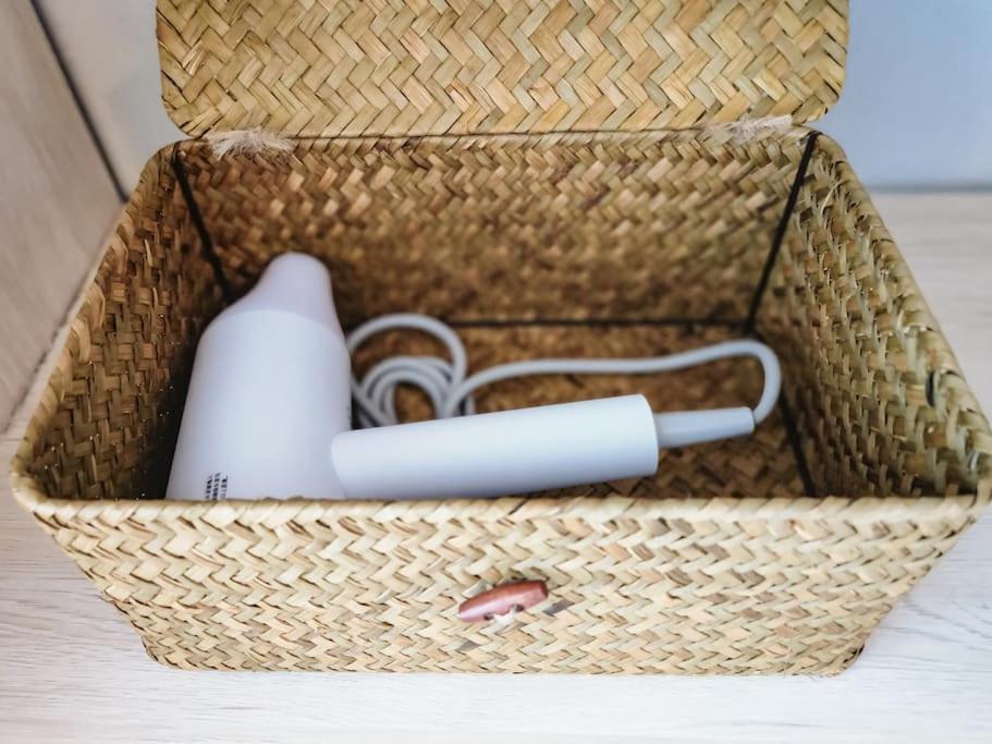 Luxestaysmnl Coastal Chic Netflx 380Mbps Pool Bgc Manila Eksteriør bilde
