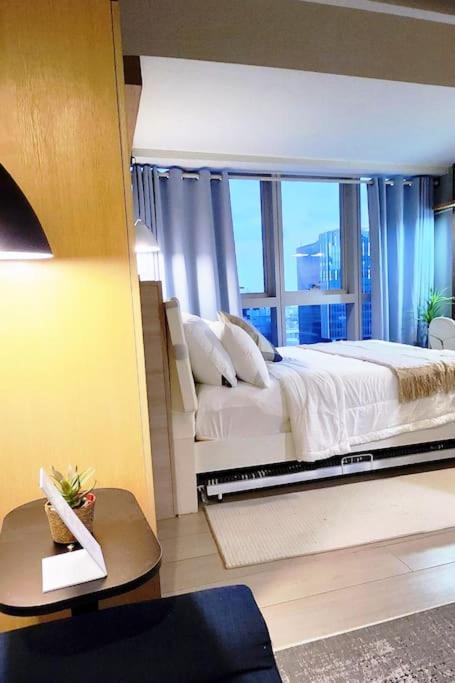 Luxestaysmnl Coastal Chic Netflx 380Mbps Pool Bgc Manila Eksteriør bilde