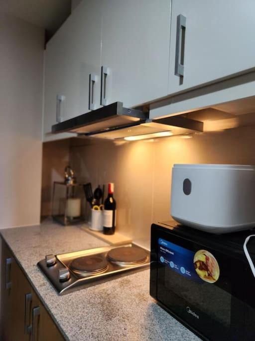 Luxestaysmnl Coastal Chic Netflx 380Mbps Pool Bgc Manila Eksteriør bilde