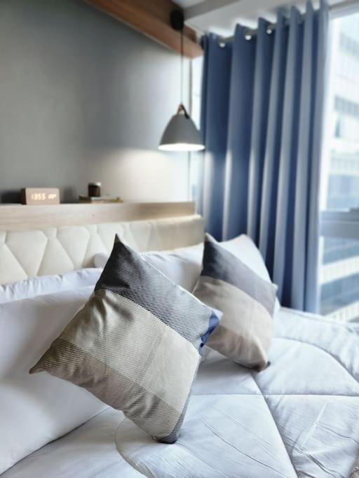 Luxestaysmnl Coastal Chic Netflx 380Mbps Pool Bgc Manila Eksteriør bilde